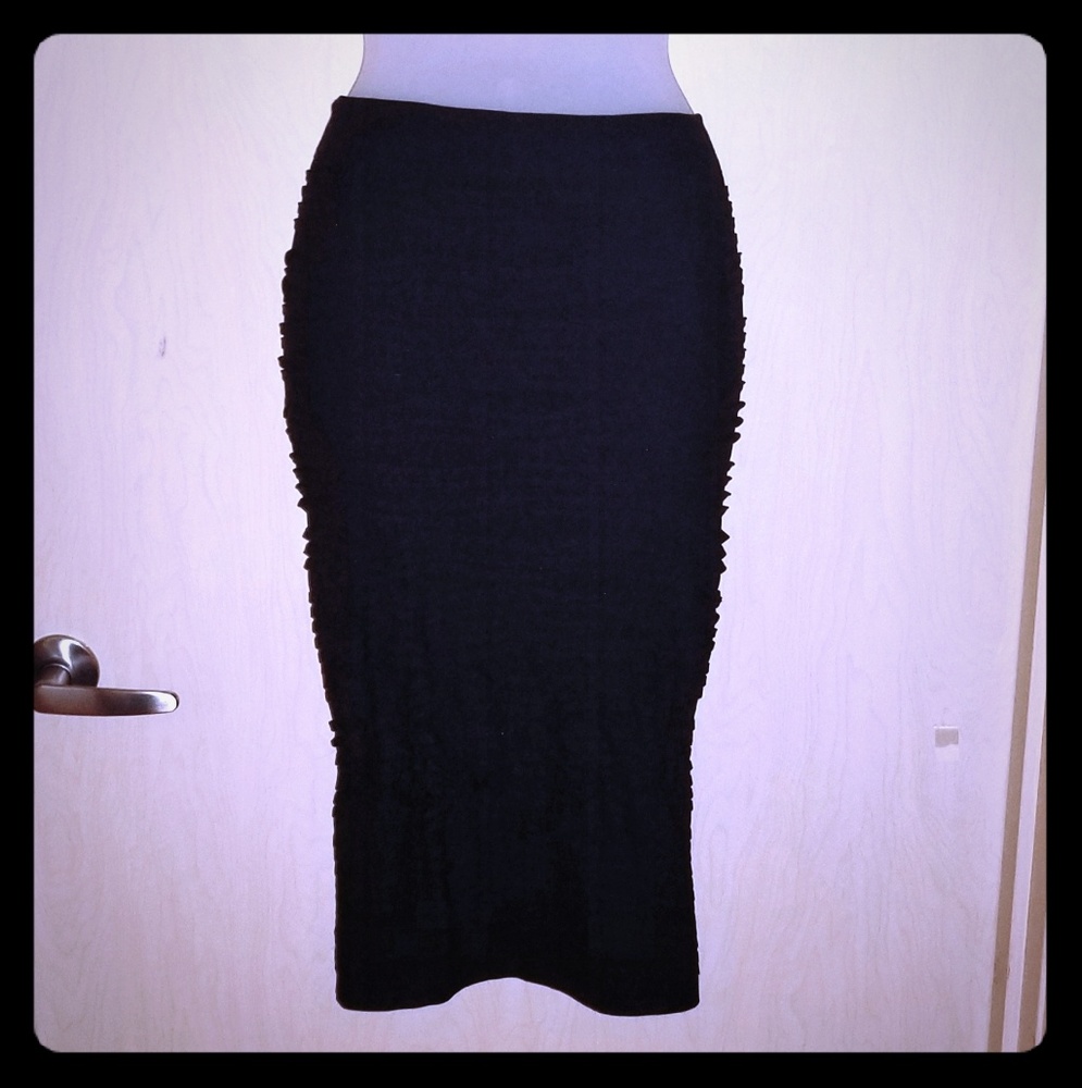 NWT⭐Midi black pencil skirt